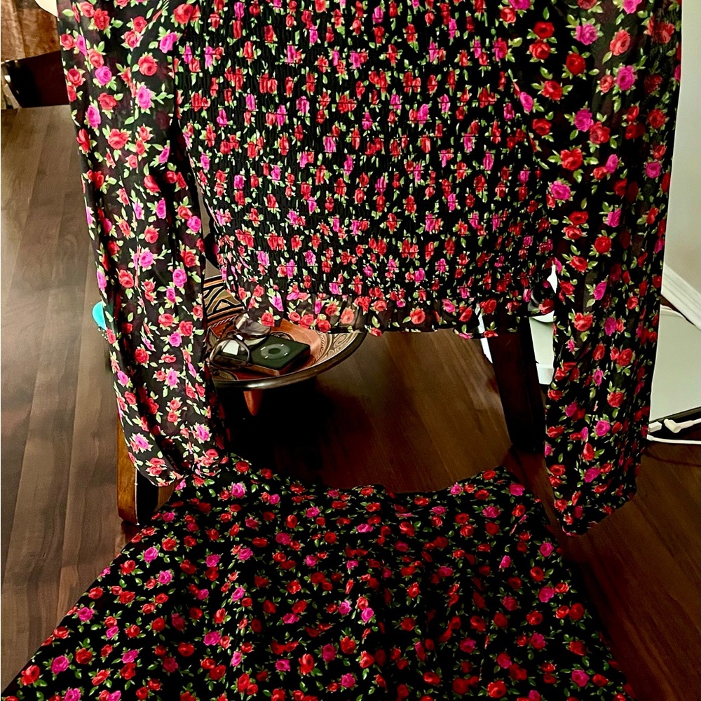 Art Class, absolutely gorgeous, adorable, floral set, mini skirt and rouched top
